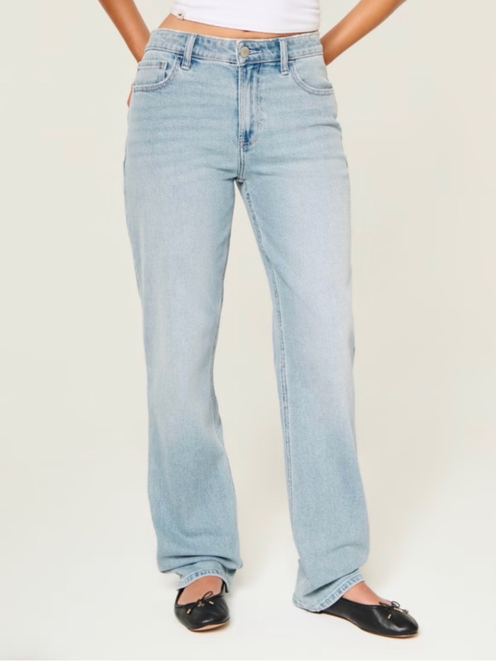 Hollister Curvy High Rise Medium-Light Wash Straight Jeans